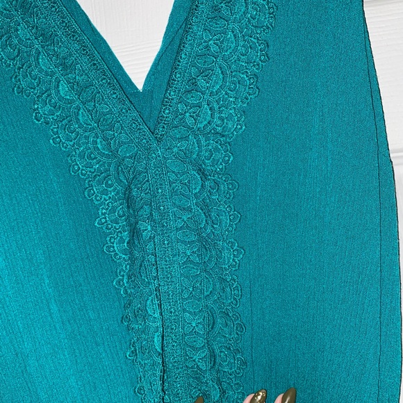 romper super cute and flattering - Picture 2 of 6